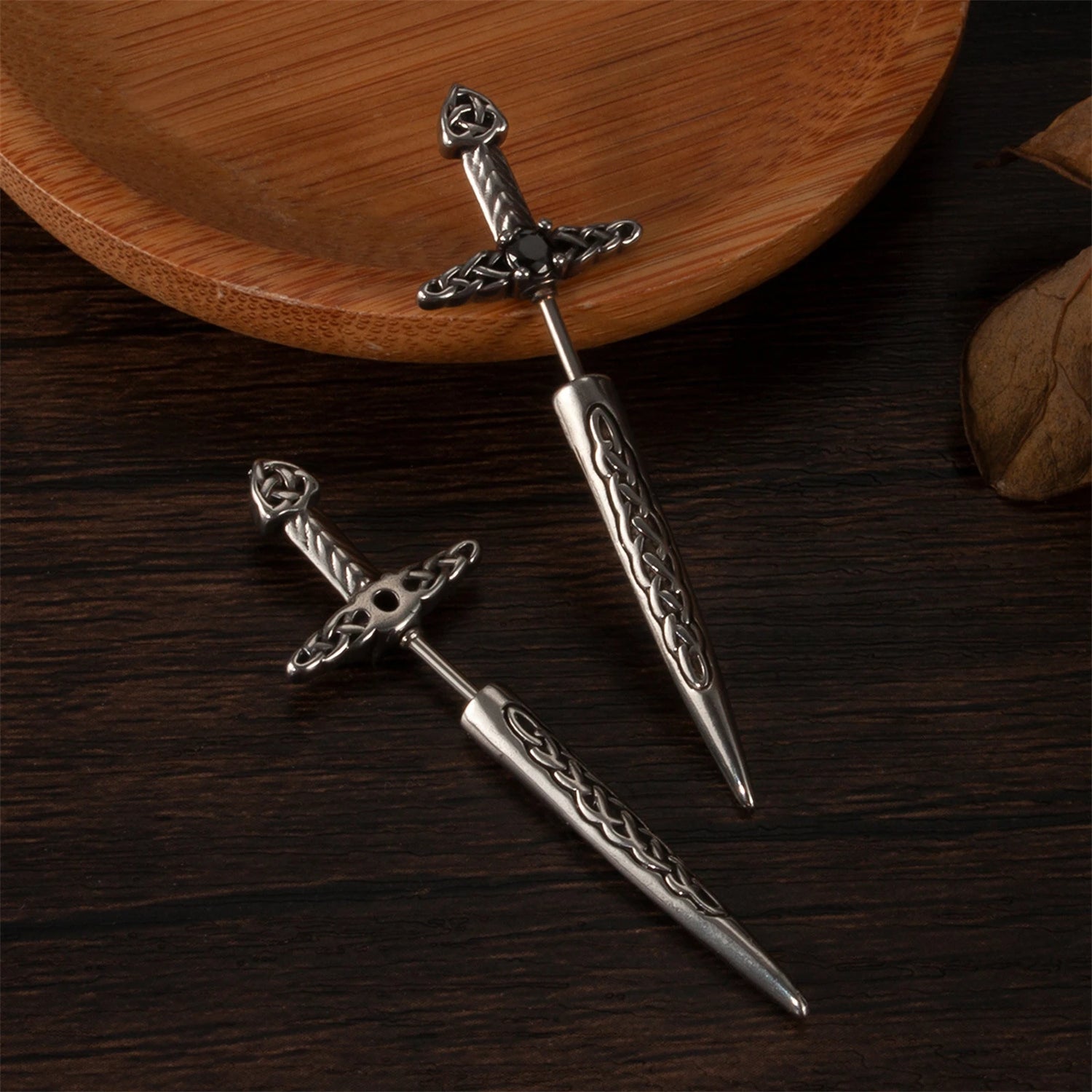 BONISKISS Men's and Women's Sword Earrings Gothic Dagger Earrings Stainless Steel Viking Zircon Tip Piercing Ring Jewelry Gift