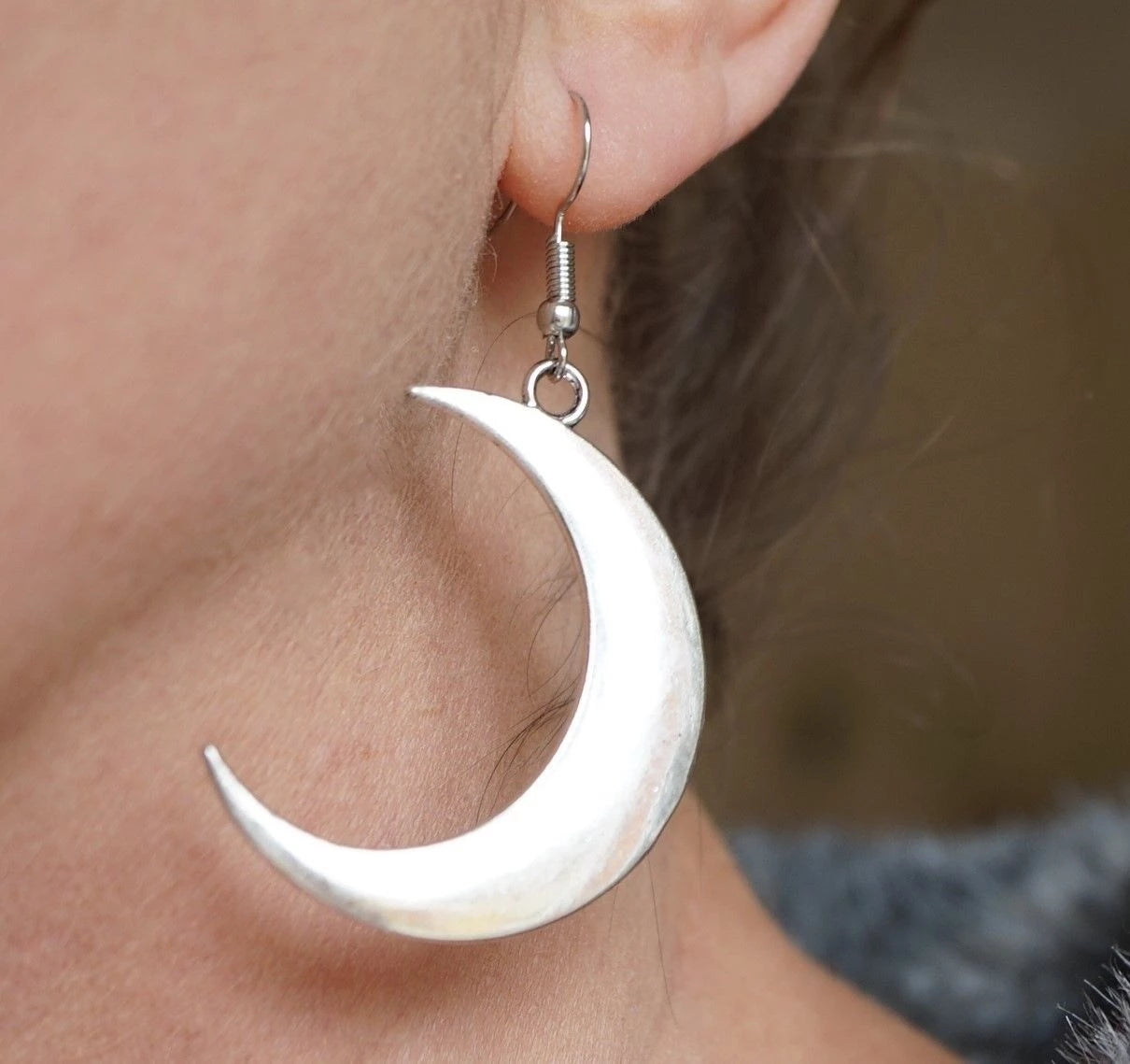 Half-Moon-Metal-Drop-Earrings