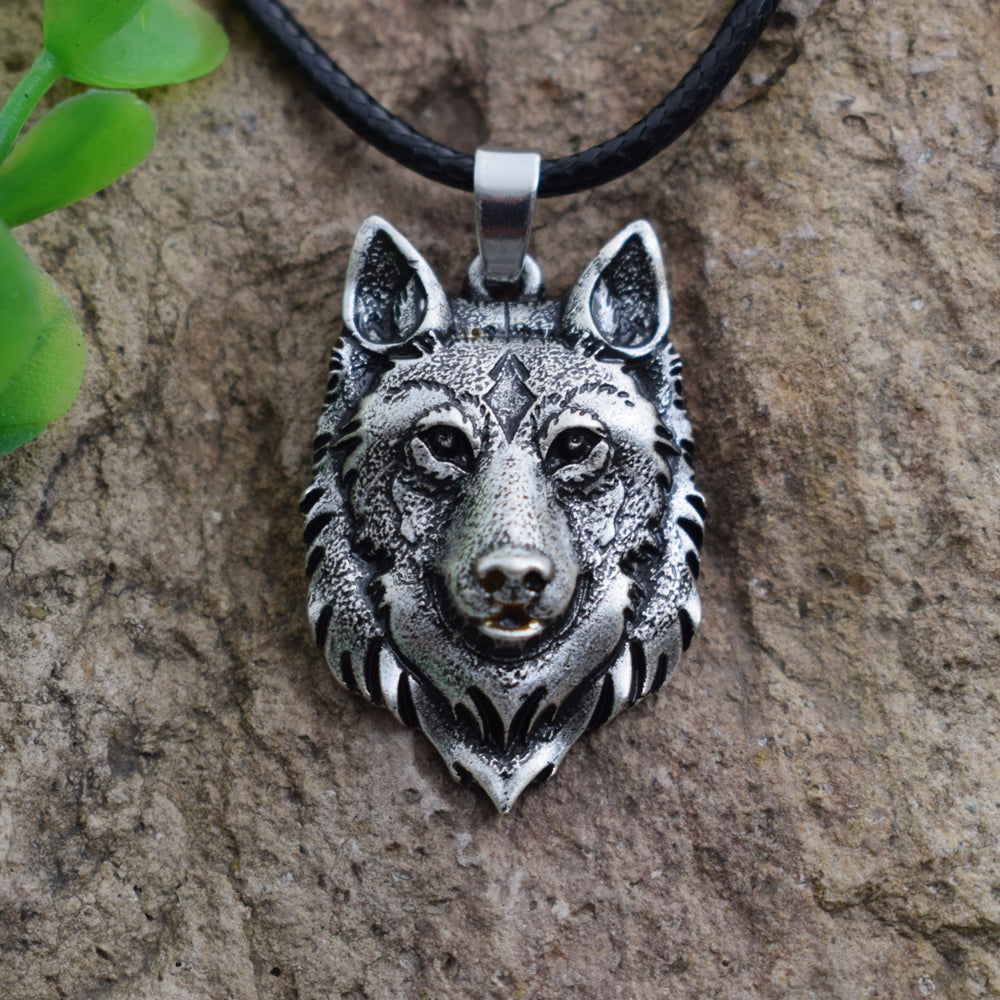 VIKING NECKLACE - WOLF