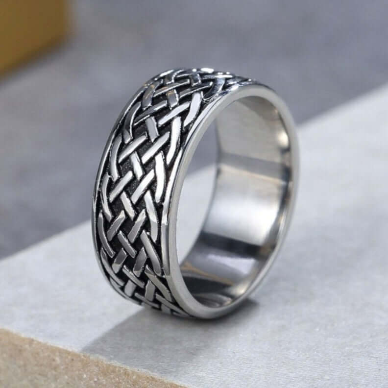 Celtic Spiral Knot Ring