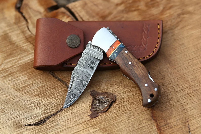 Lagertha's Folding Pocket Knife With Sheath