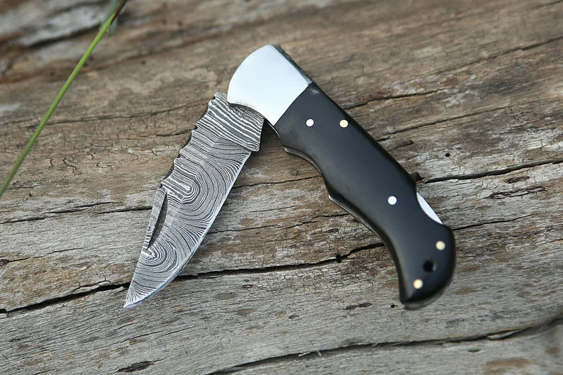 Lagertha's Folding Pocket Knife With Sheath