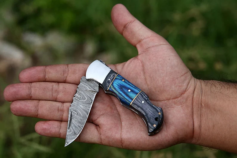 Lagertha's Folding Pocket Knife With Sheath