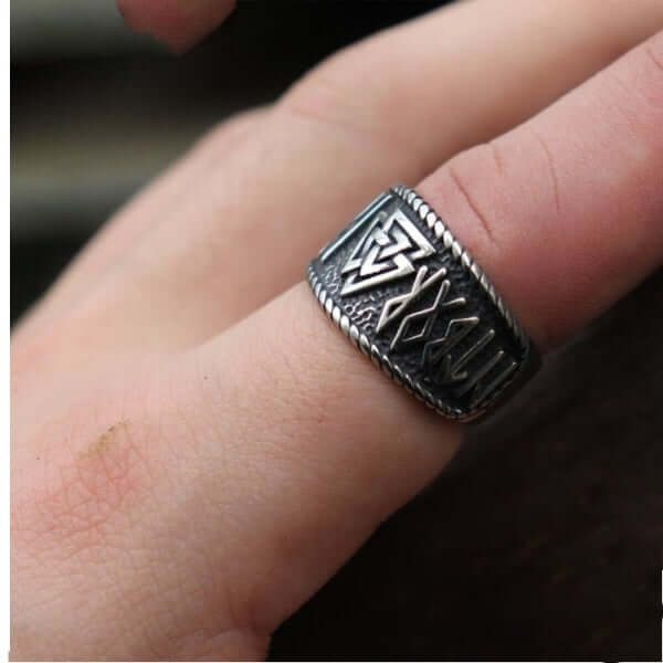 Hail Odin Valknut Ring